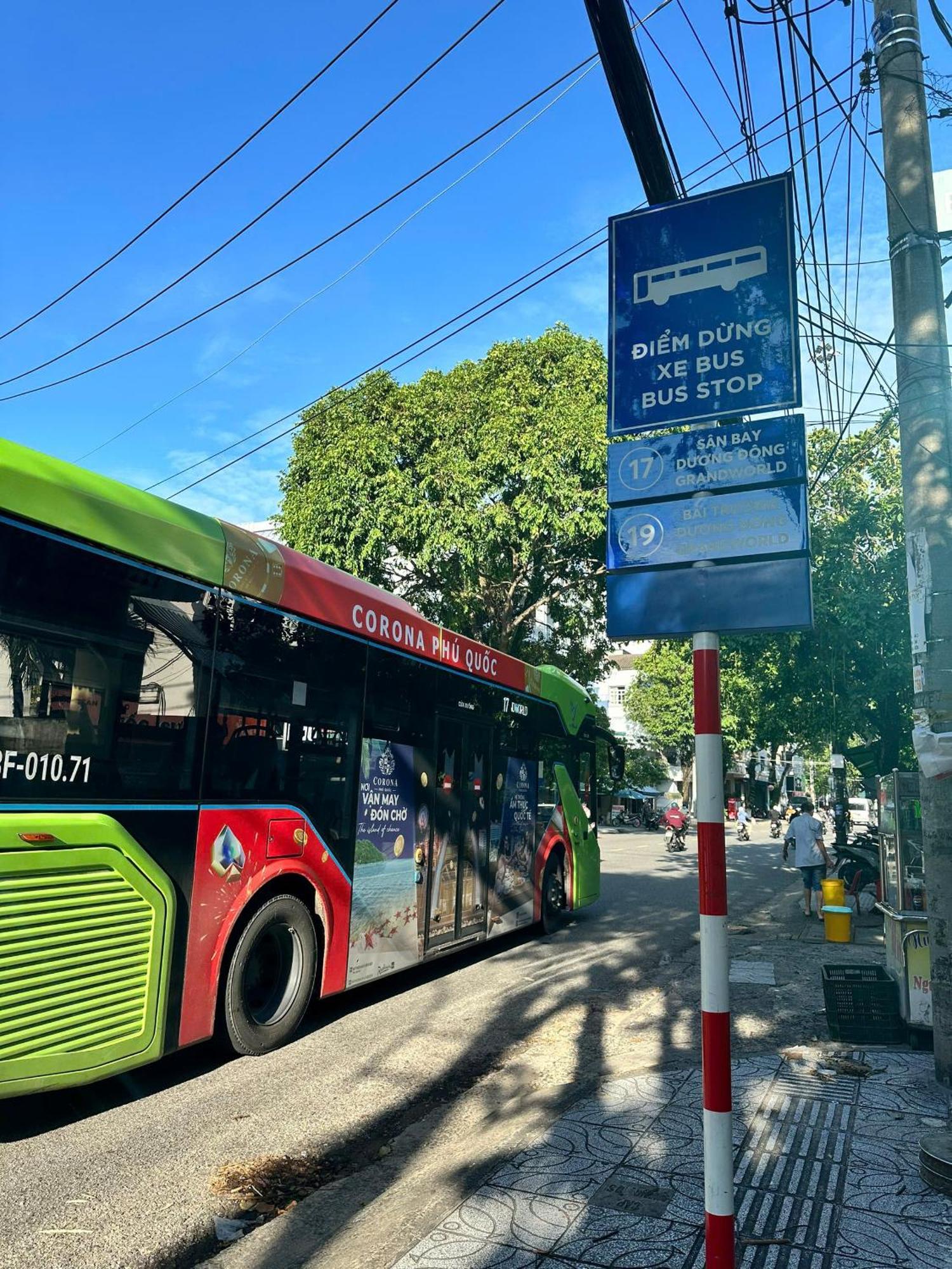 מלון דואונג דונג Khach San Tuyet Hien מראה חיצוני תמונה